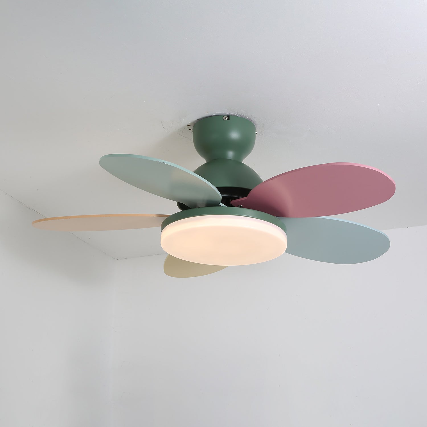 Ceiling Fan with Light and Remote for Bedroom & Living Room – Quiet LED Wood Grain Fan, Modern Low-Profile Open-Plan Ceiling Fan